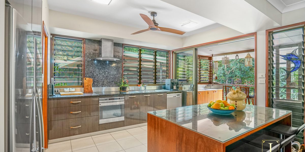 24 Augustus Street, Mooroobool, QLD 4870 AUS