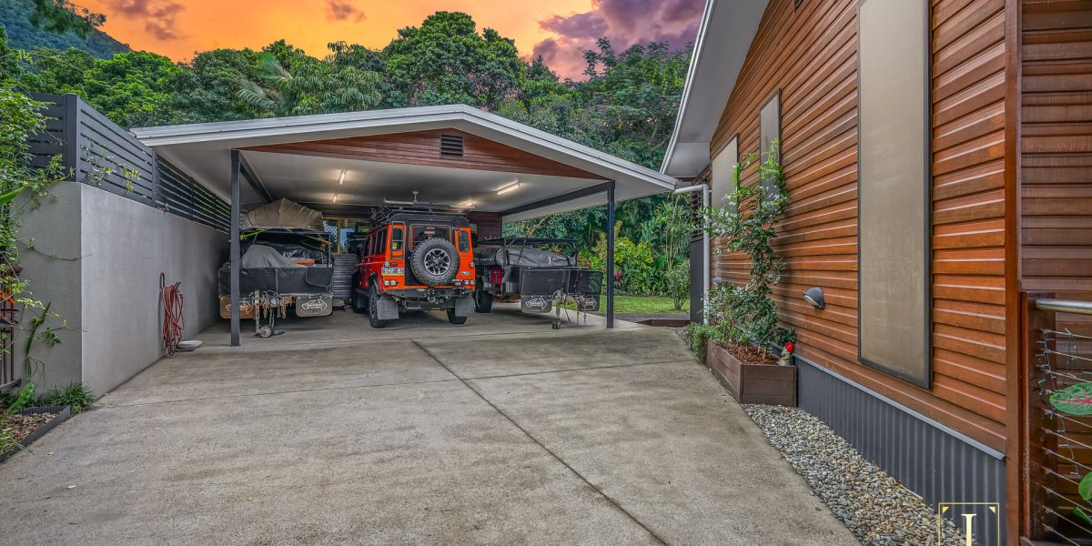 24 Augustus Street, Mooroobool, QLD 4870 AUS
