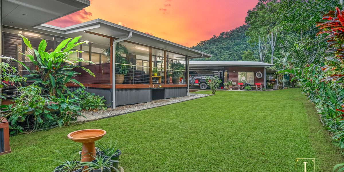 24 Augustus Street, Mooroobool, QLD 4870 AUS