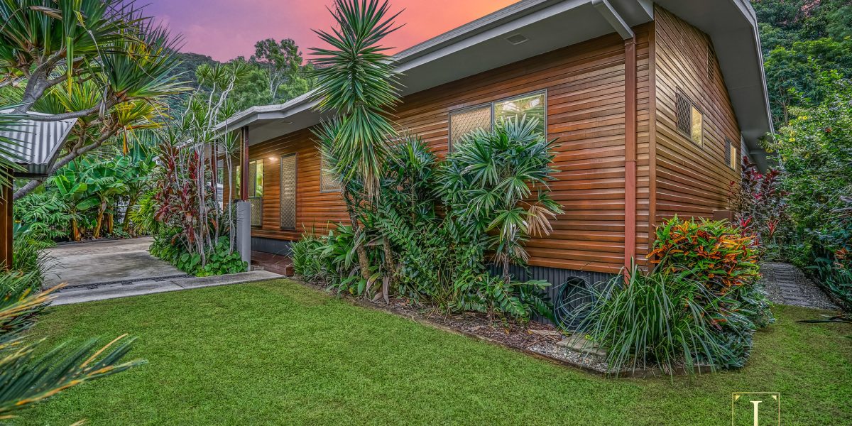 24 Augustus Street, Mooroobool, QLD 4870 AUS