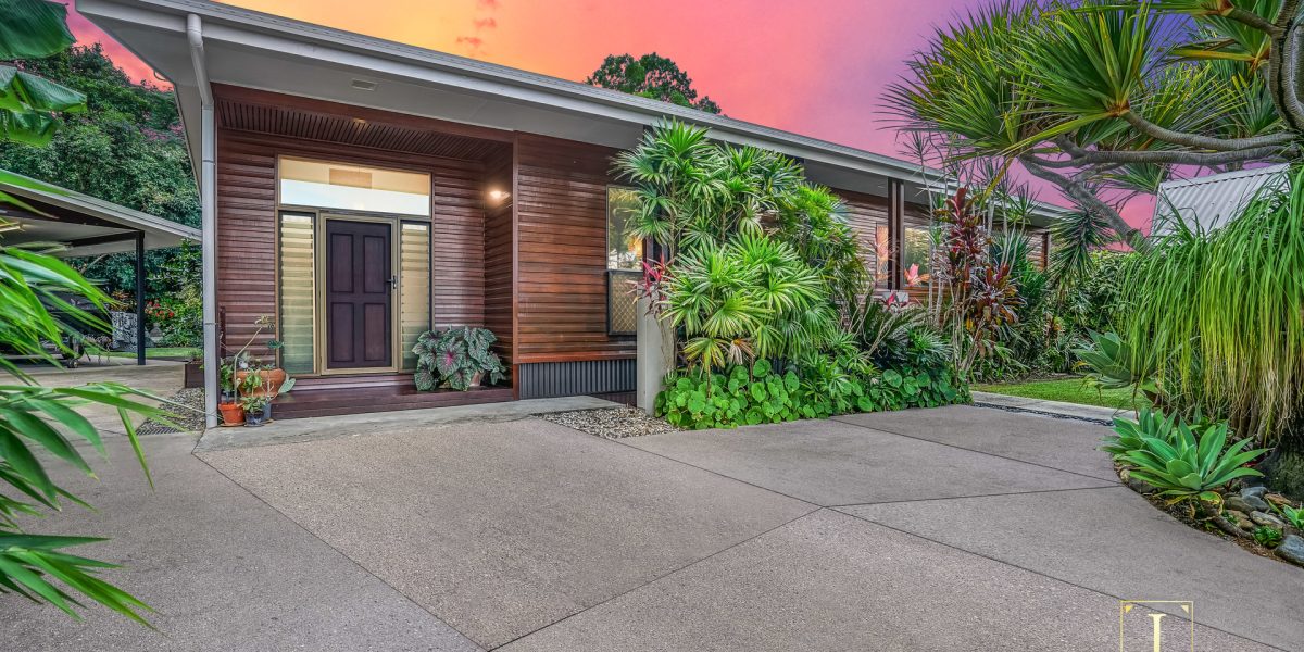 24 Augustus Street, Mooroobool, QLD 4870 AUS