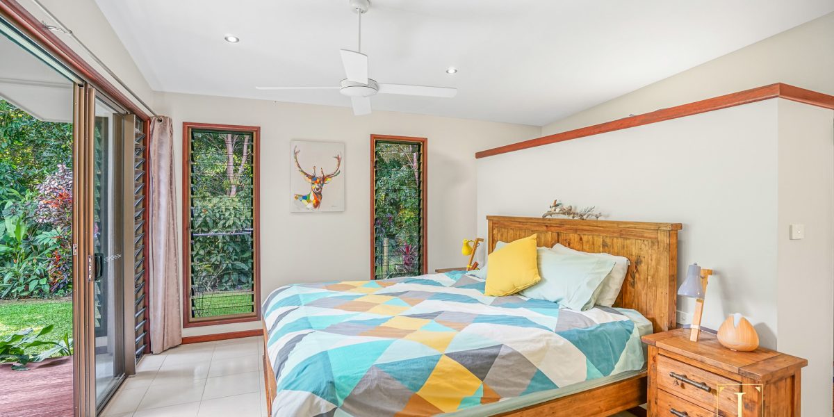 24 Augustus Street, Mooroobool, QLD 4870 AUS