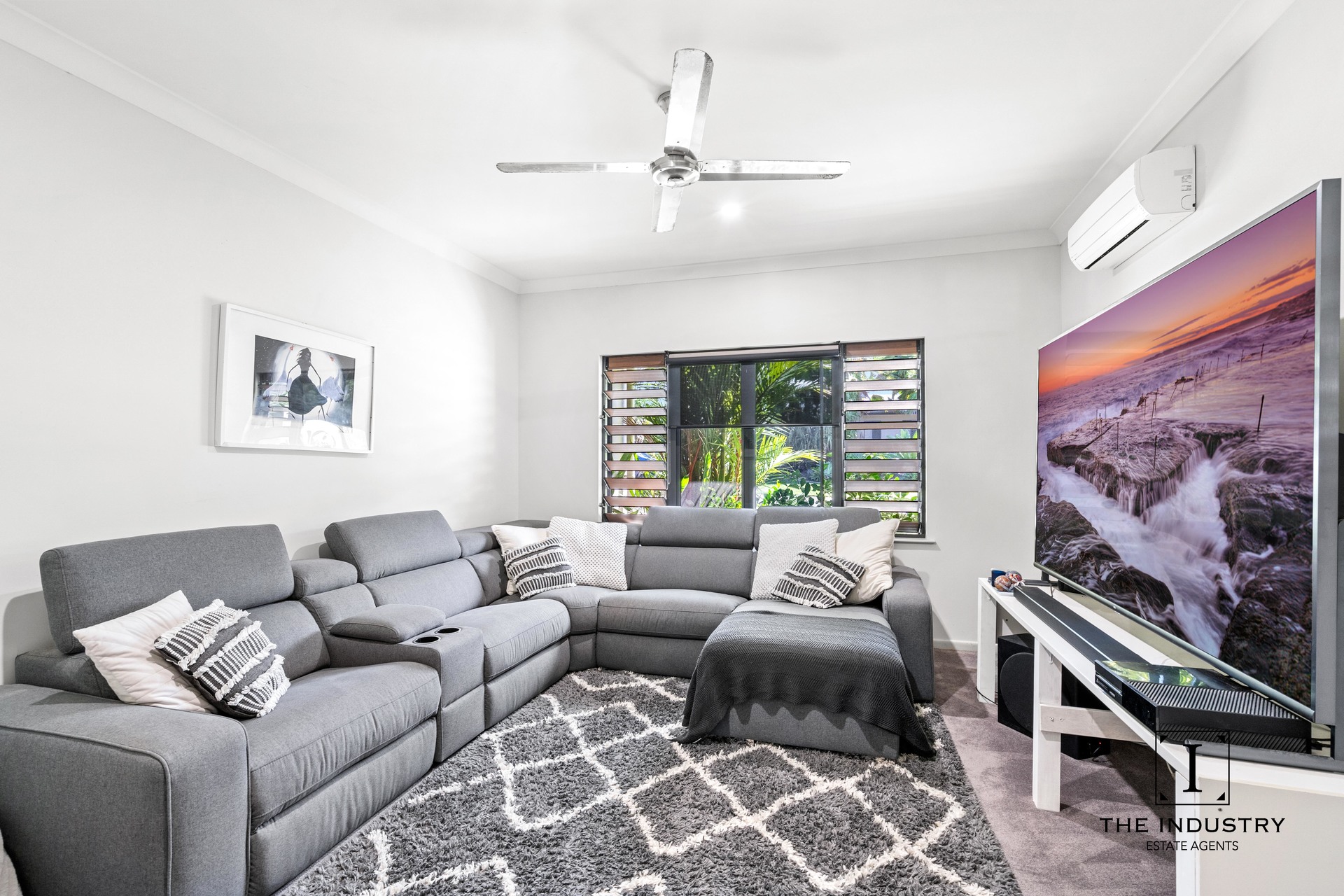 1 Megalong Close, Smithfield, QLD 4878 AUS