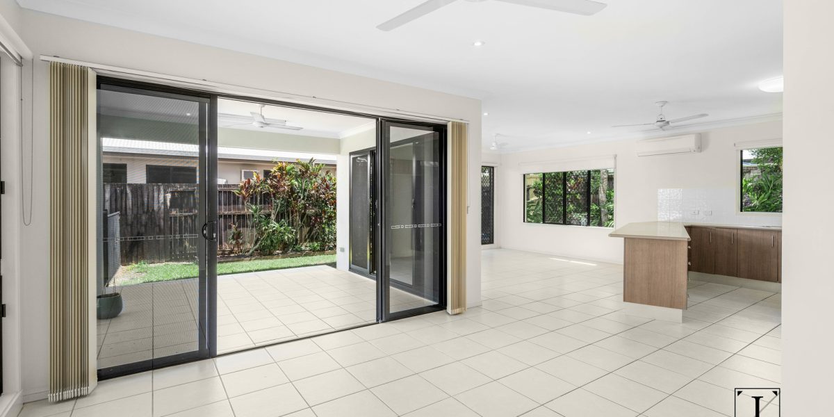 25 John Malcolm Street, Redlynch, QLD 4870 AUS