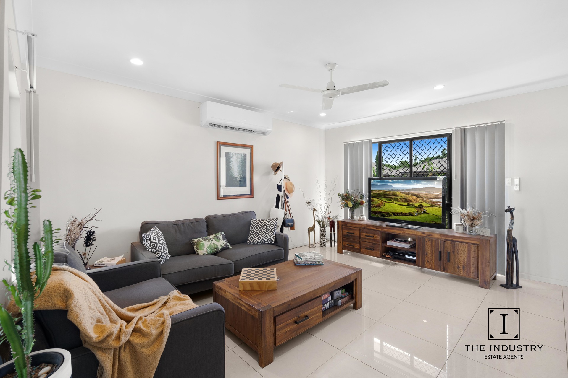 15 Landsborough Drive, Smithfield, QLD 4878 AUS