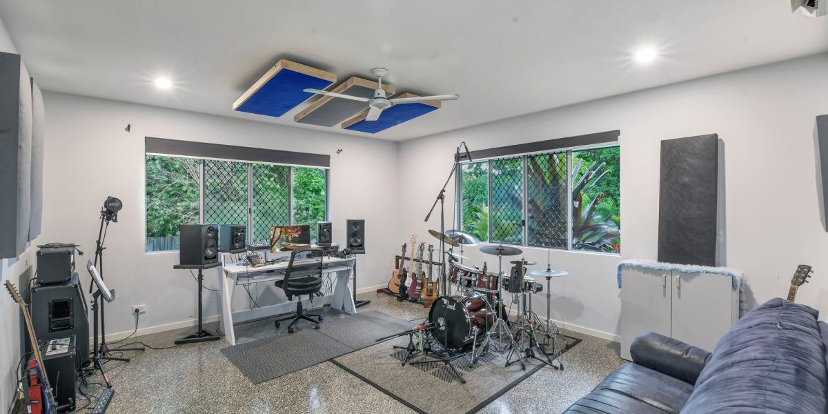 13-15 Stevens Street, Clifton Beach, QLD 4879 AUS