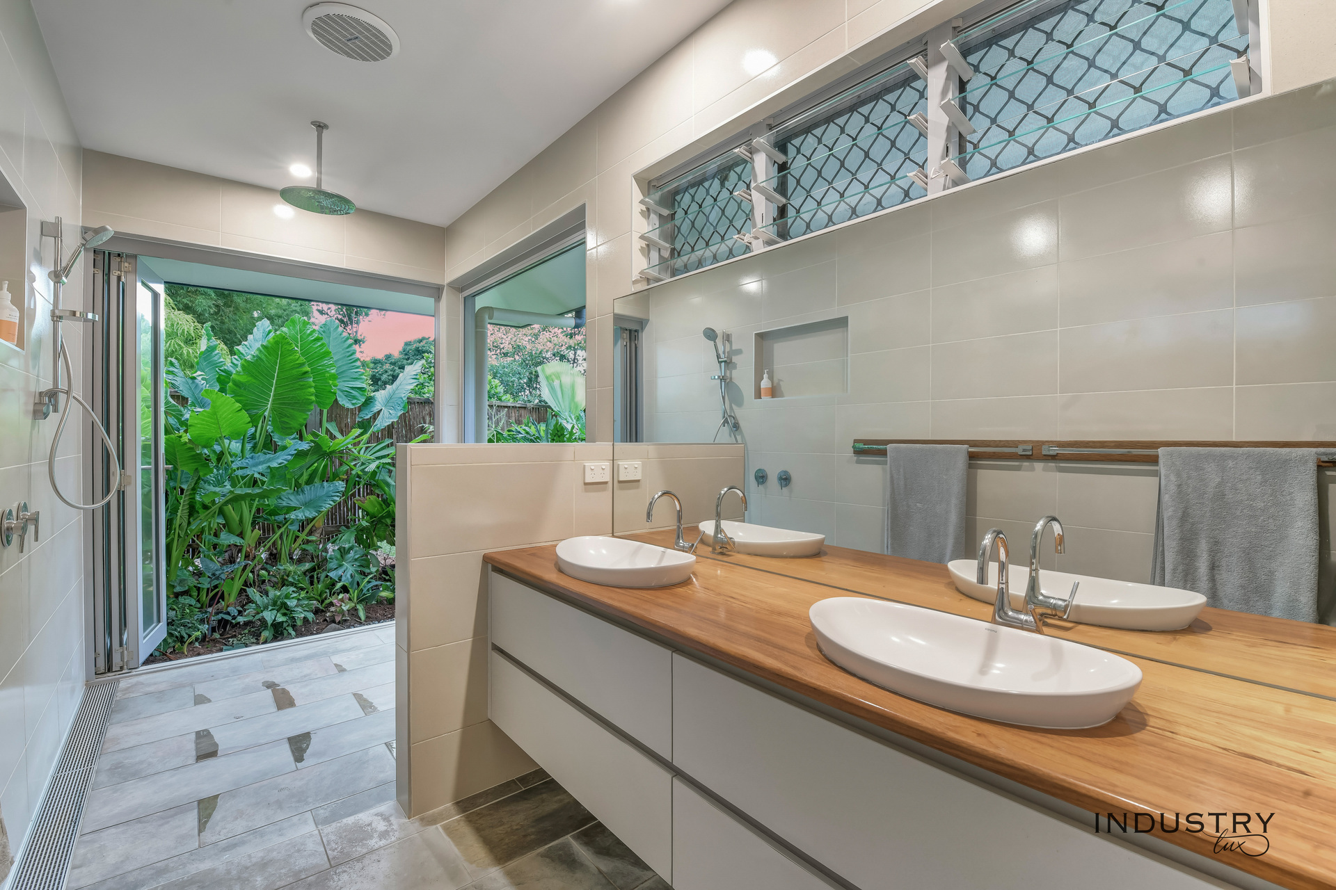 13-15 Stevens Street, Clifton Beach, QLD 4879 AUS