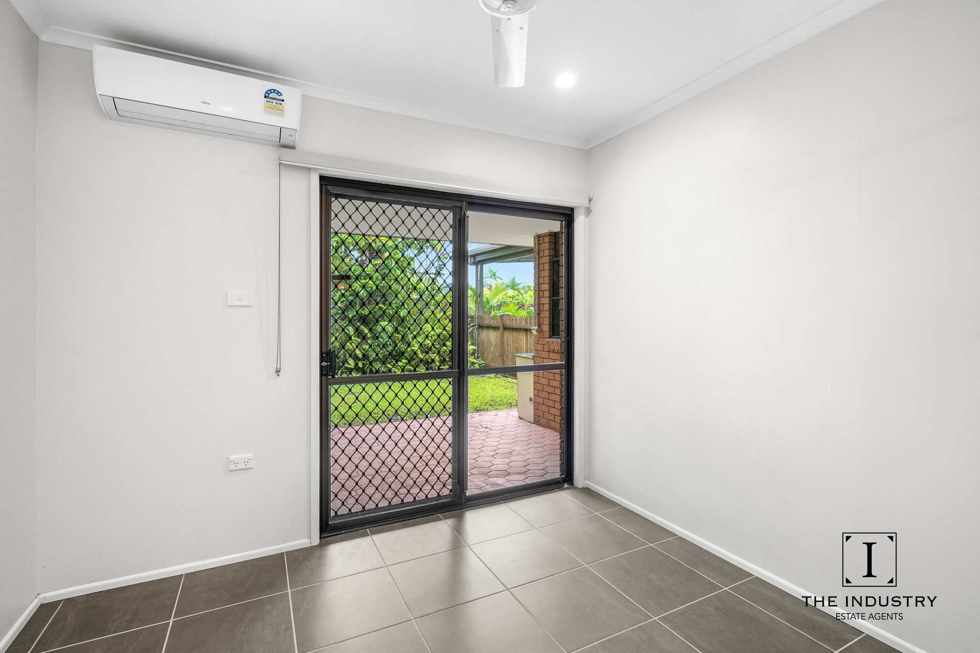 1/35 Beaver Street, Clifton Beach, QLD 4879 AUS