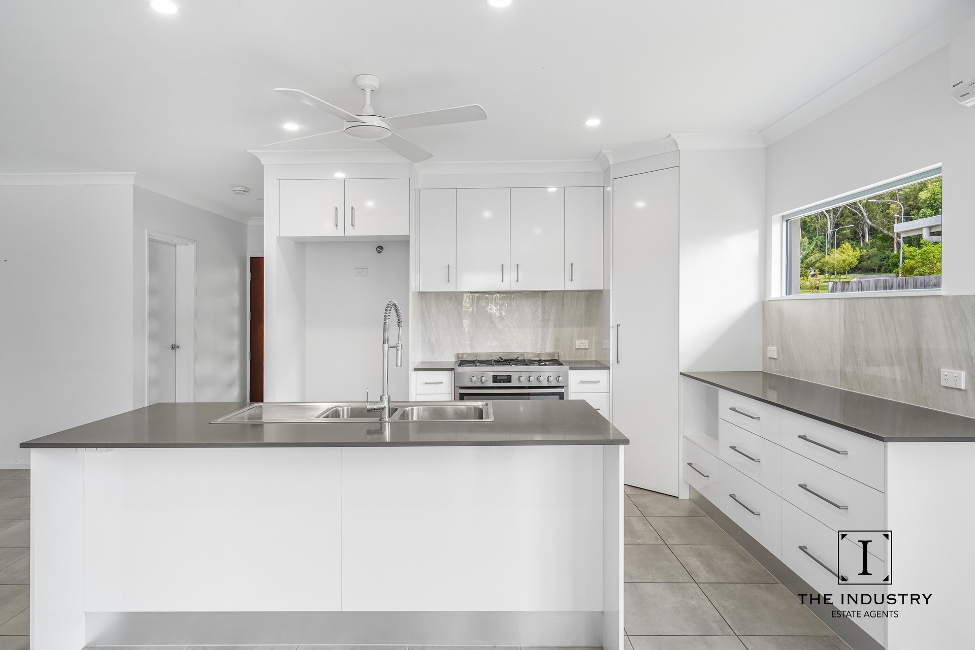 12 Flow Close, Trinity Beach, QLD 4879 AUS