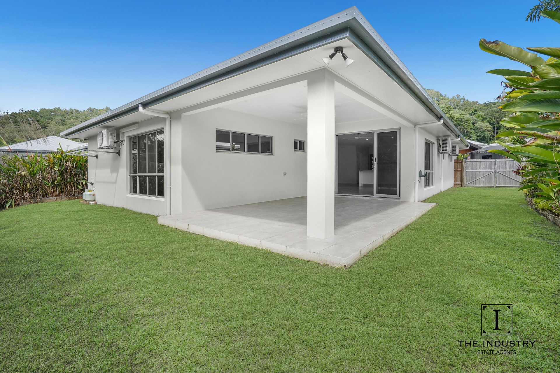 12 Flow Close, Trinity Beach, QLD 4879 AUS