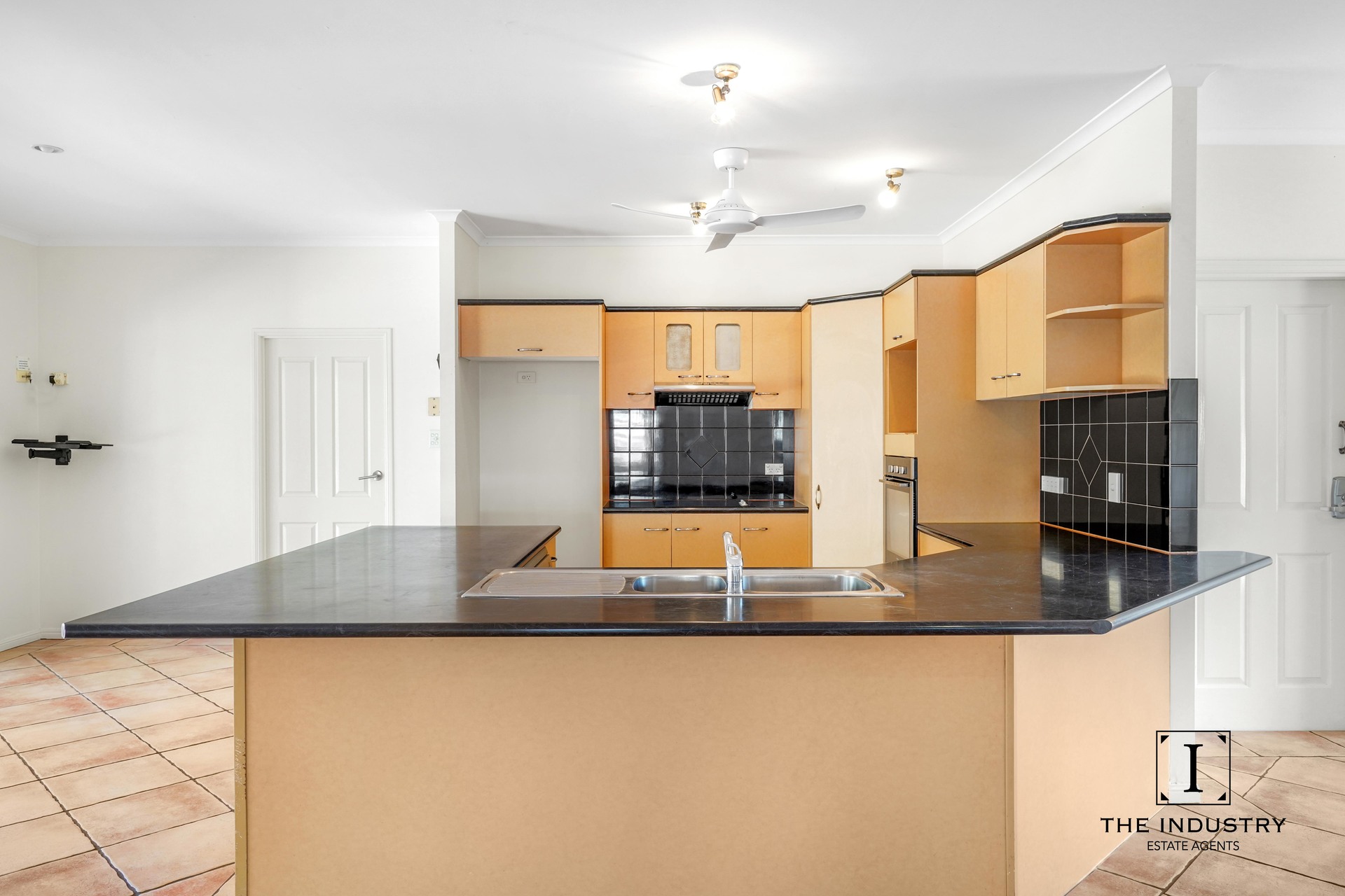 39 Trinity Beach Road, Trinity Beach, QLD 4879 AUS