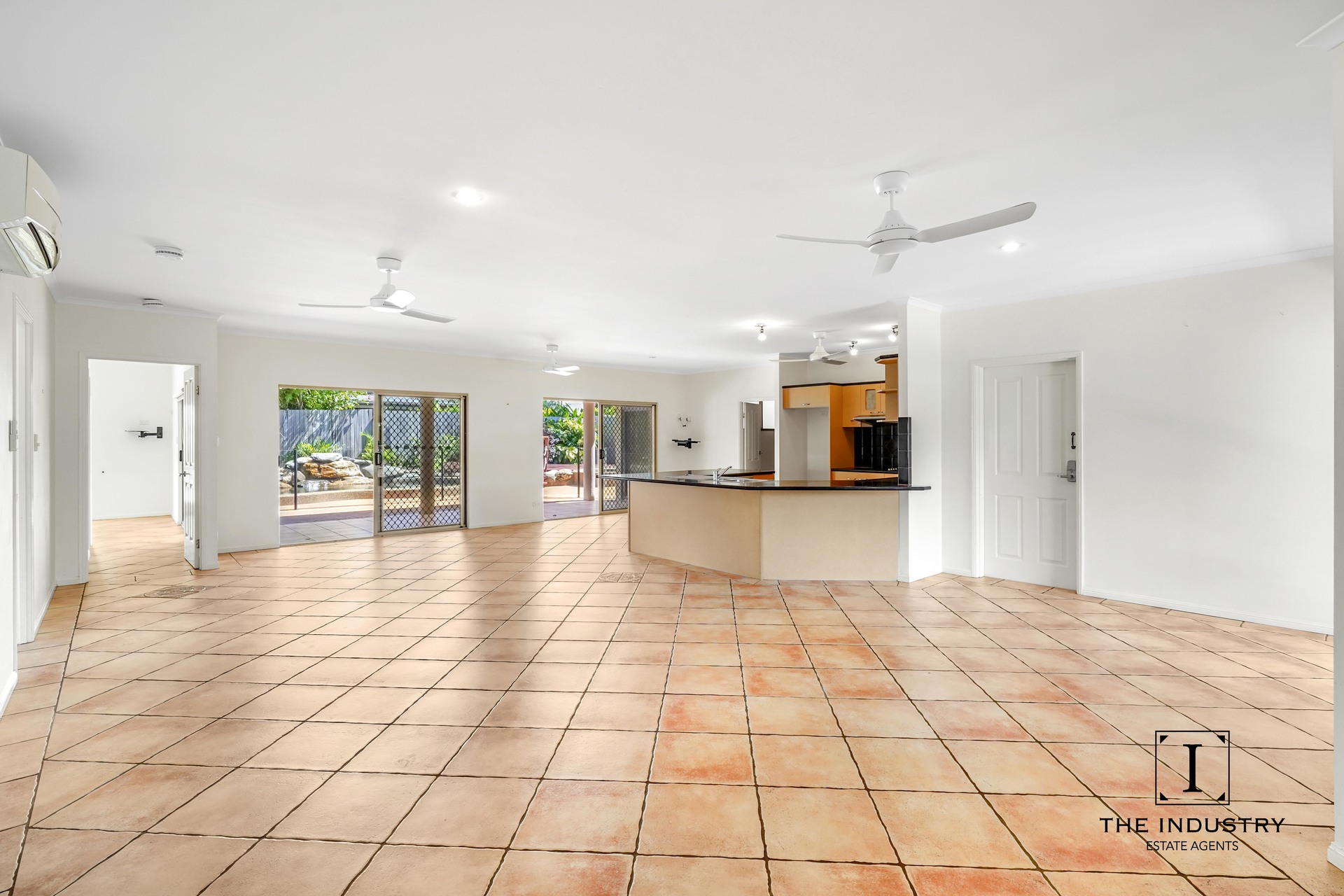 39 Trinity Beach Road, Trinity Beach, QLD 4879 AUS