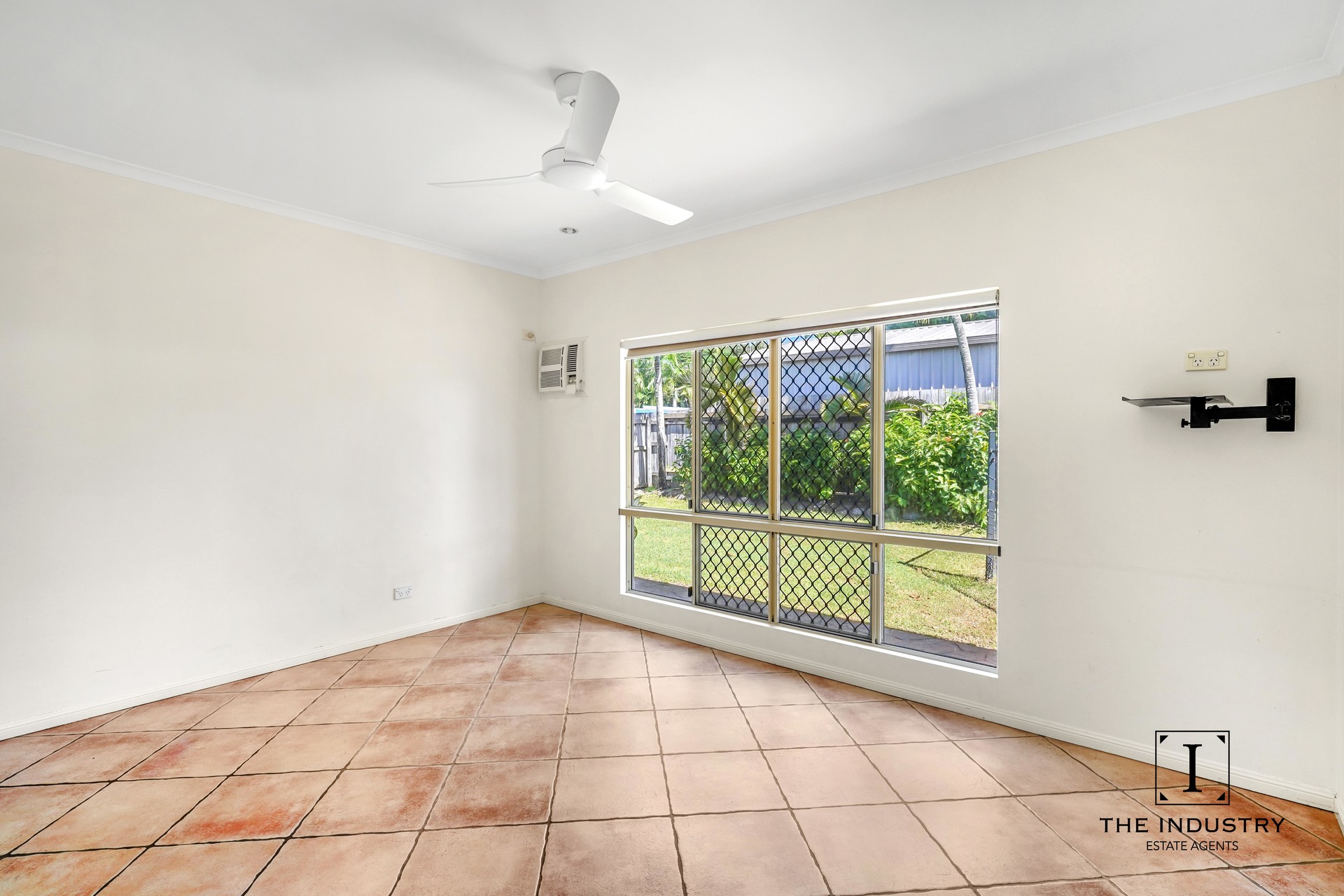 39 Trinity Beach Road, Trinity Beach, QLD 4879 AUS