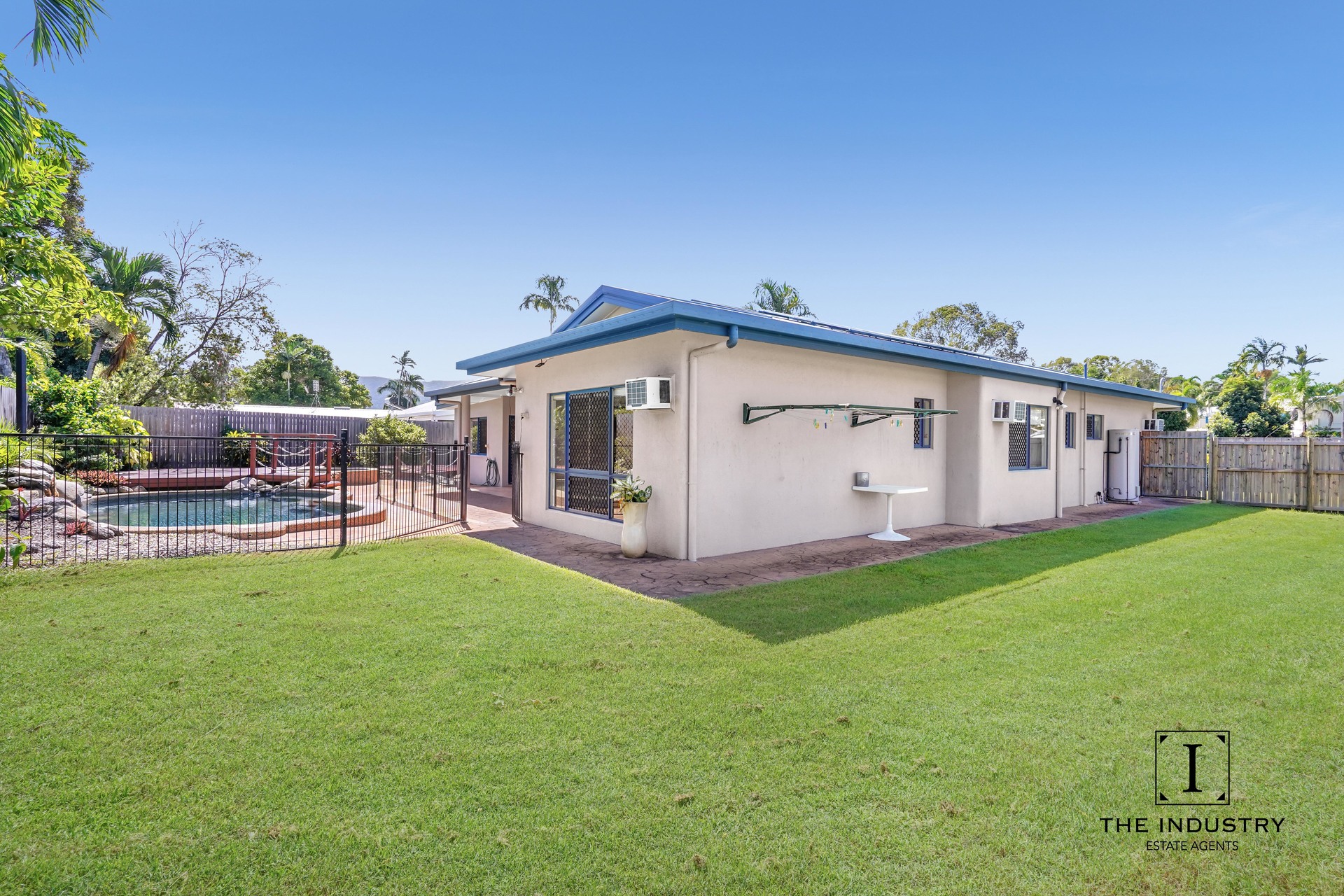 39 Trinity Beach Road, Trinity Beach, QLD 4879 AUS