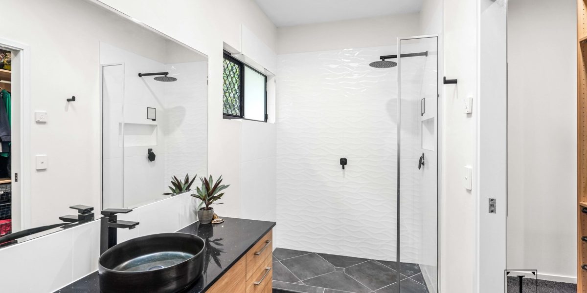 58 Roberts Drive, Trinity Beach, QLD 4879 AUS