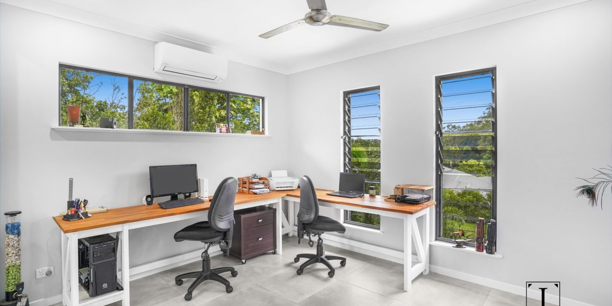 14 Megalong Close, Smithfield, QLD 4878 AUS
