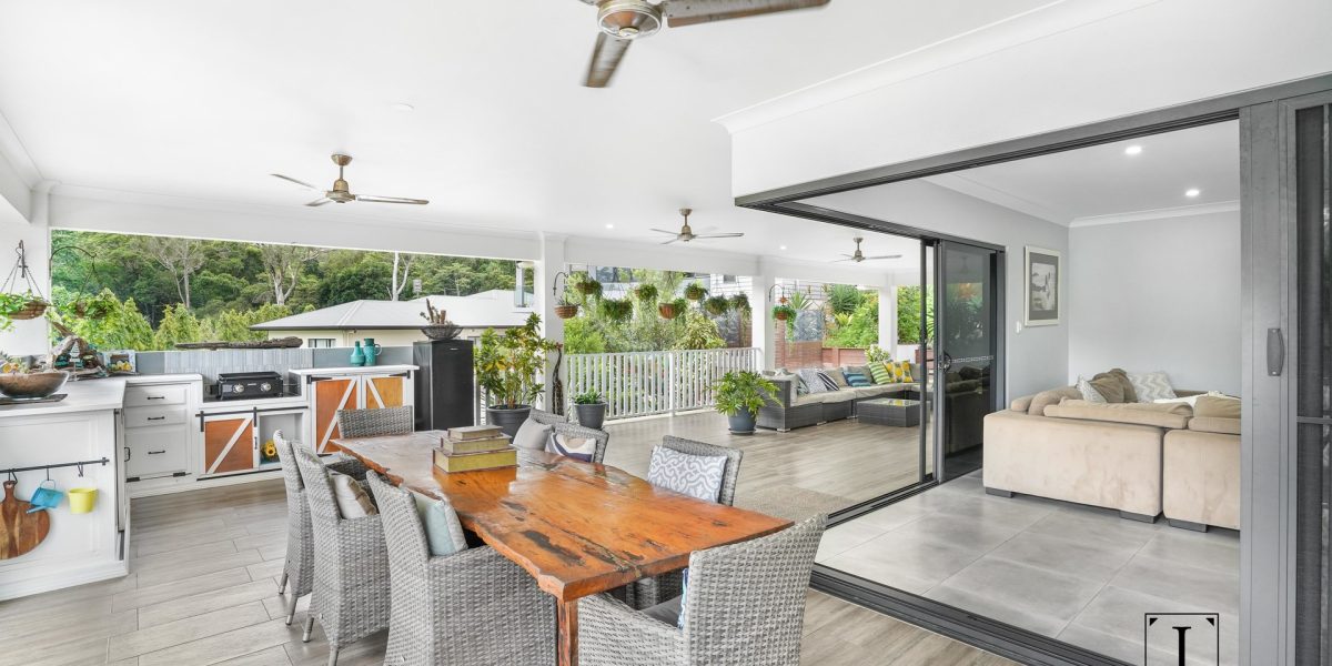 14 Megalong Close, Smithfield, QLD 4878 AUS