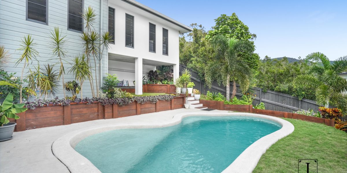 14 Megalong Close, Smithfield, QLD 4878 AUS