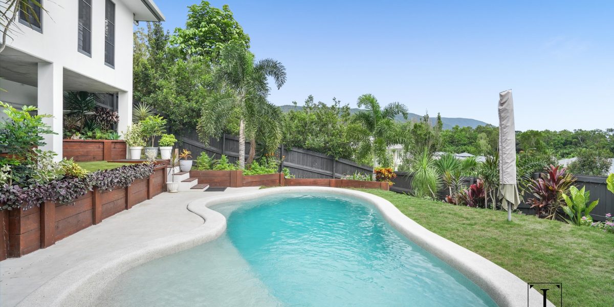 14 Megalong Close, Smithfield, QLD 4878 AUS