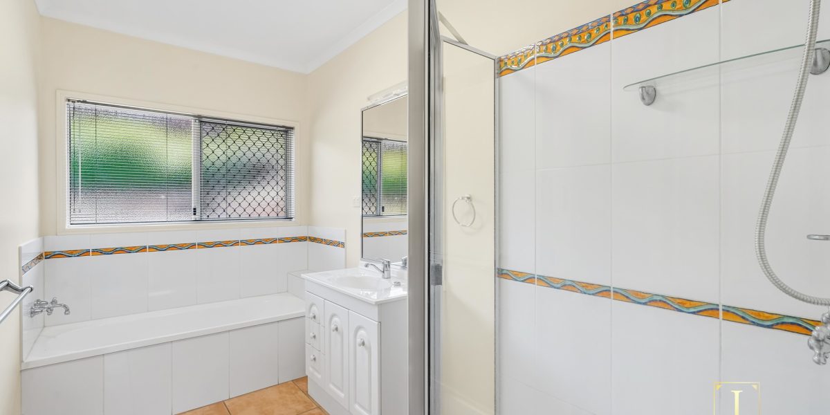 7 Sherbrook Close, Brinsmead, QLD 4870 AUS