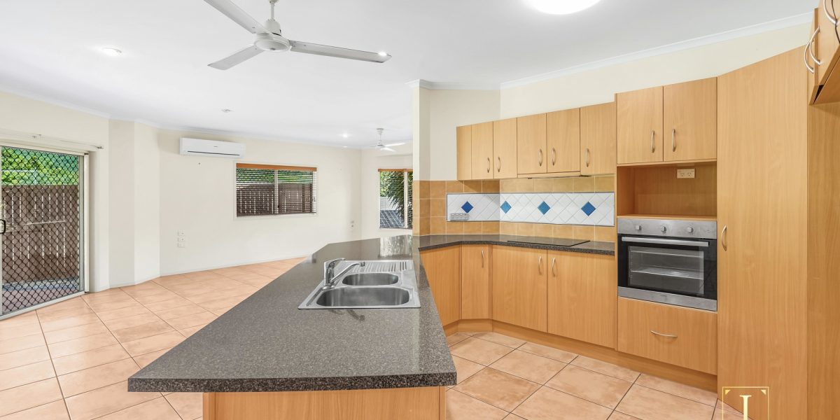 7 Sherbrook Close, Brinsmead, QLD 4870 AUS