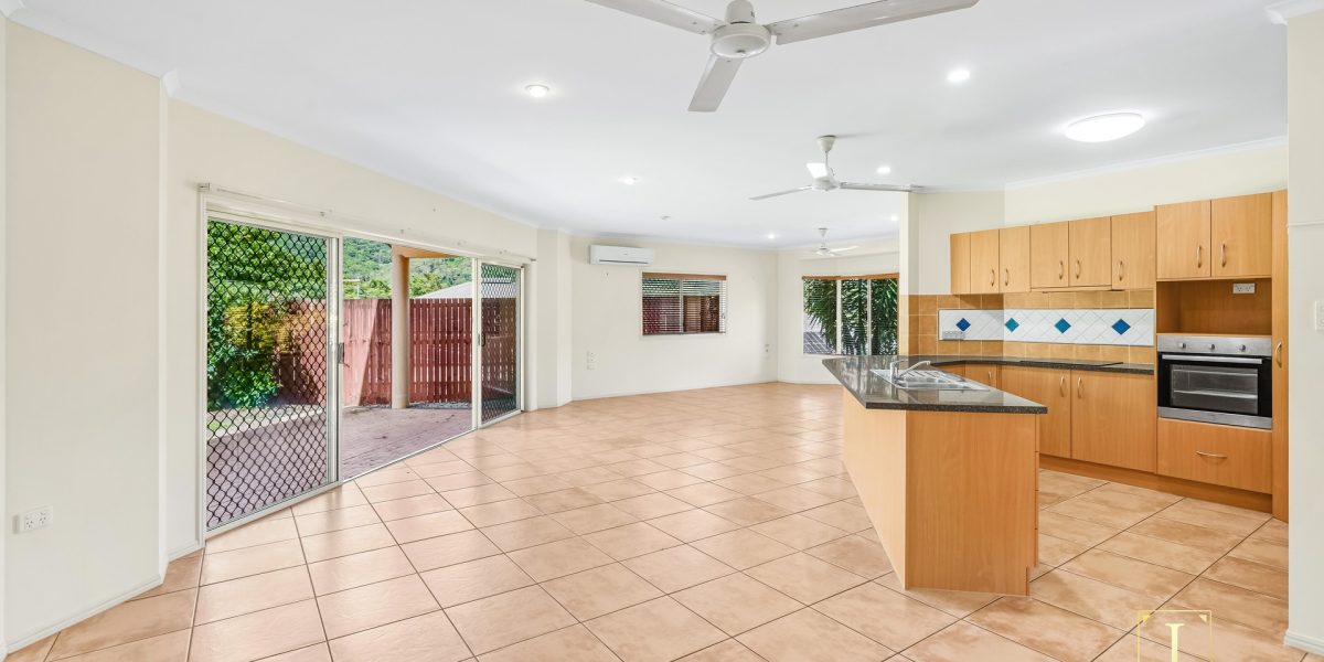 7 Sherbrook Close, Brinsmead, QLD 4870 AUS
