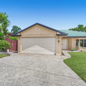 7 Sherbrook Close, Brinsmead, QLD 4870 AUS