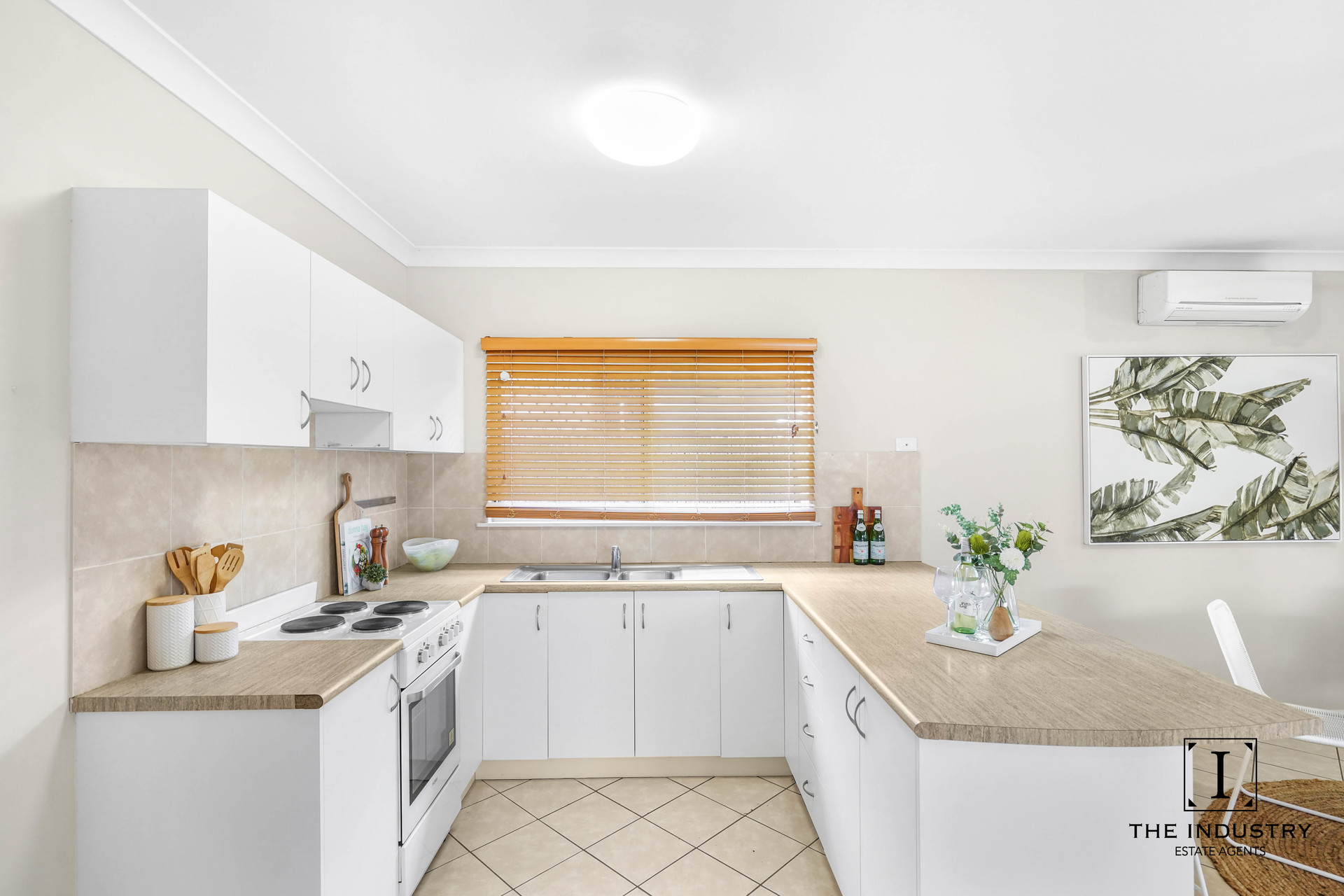 29 Dolphin Close, Kewarra Beach, QLD 4879 AUS