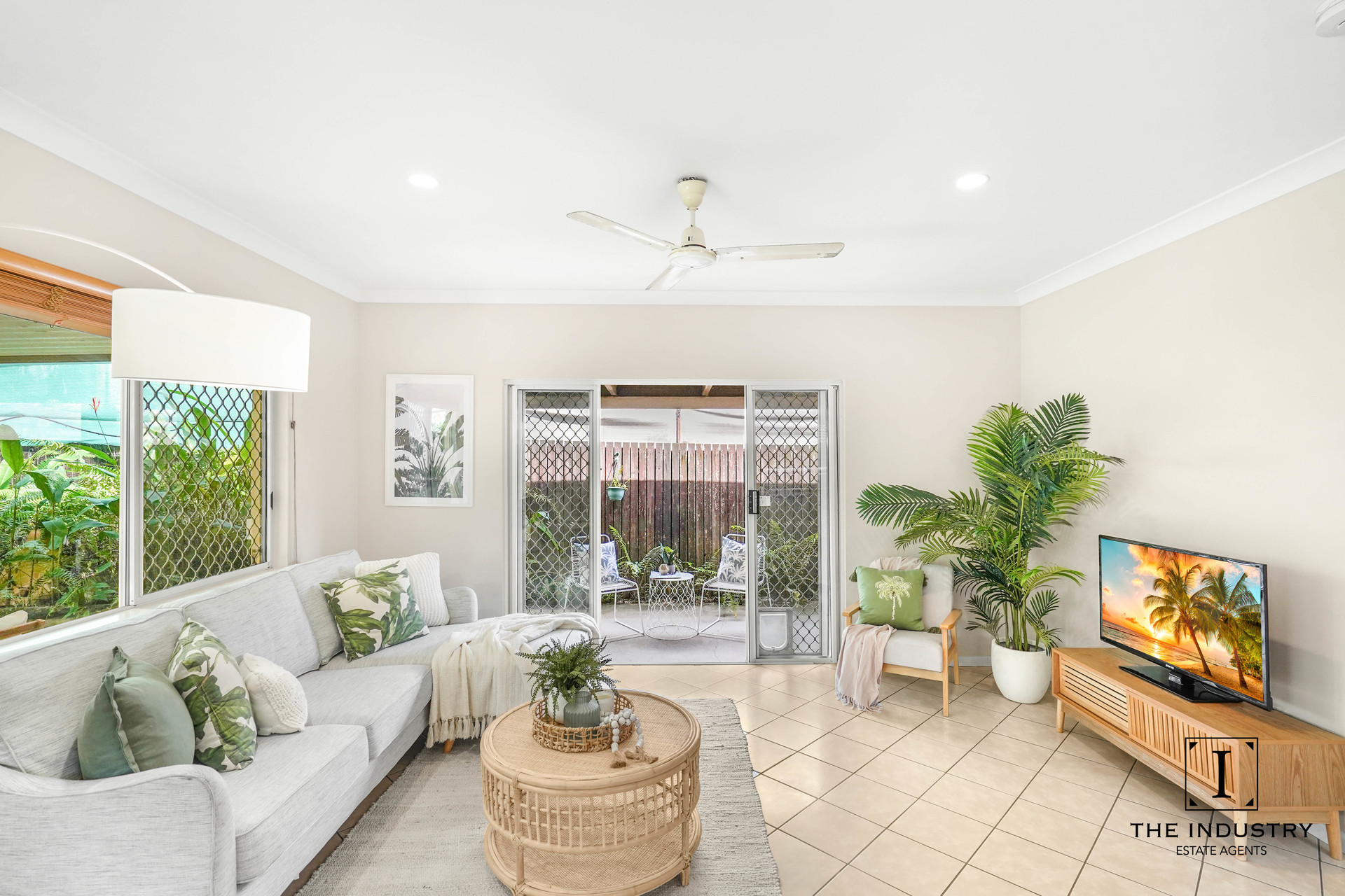 29 Dolphin Close, Kewarra Beach, QLD 4879 AUS