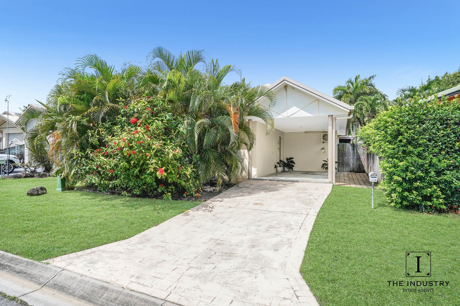 29 Dolphin Close, Kewarra Beach, QLD 4879 AUS