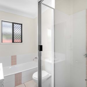 10 Roderick Street, Bentley Park, QLD 4869 AUS