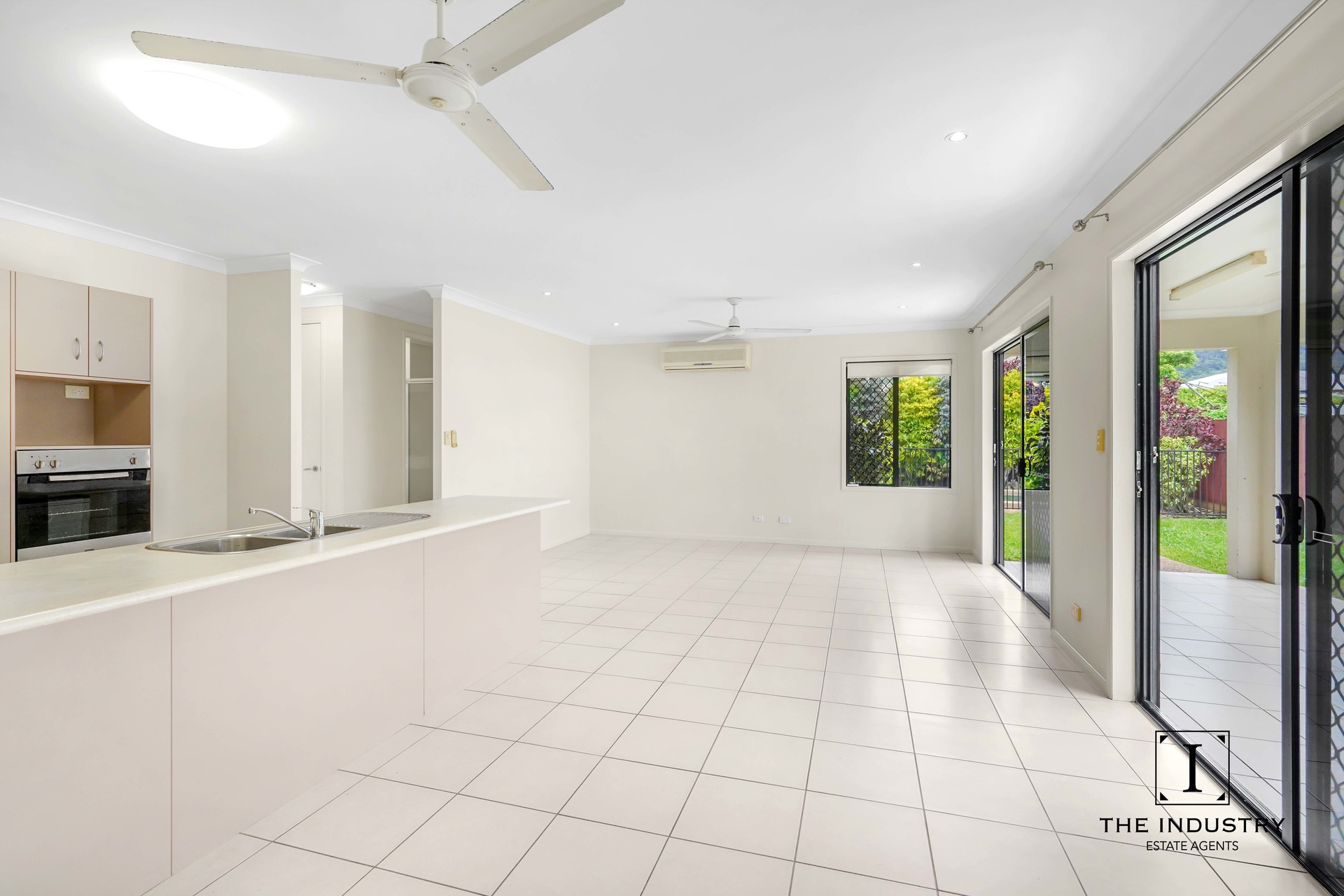 10 Roderick Street, Bentley Park, QLD 4869 AUS