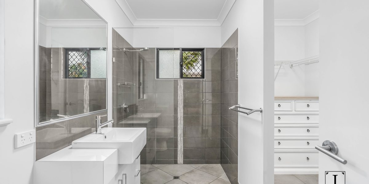 2 Bluecove Circuit, Trinity Park, QLD 4879 AUS
