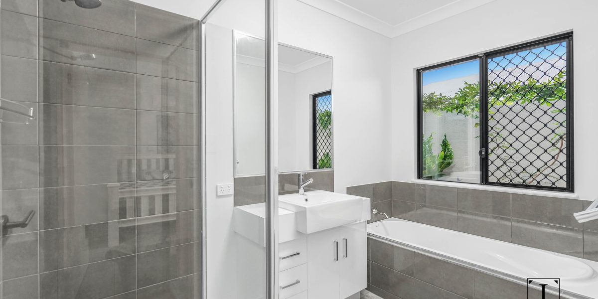 2 Bluecove Circuit, Trinity Park, QLD 4879 AUS