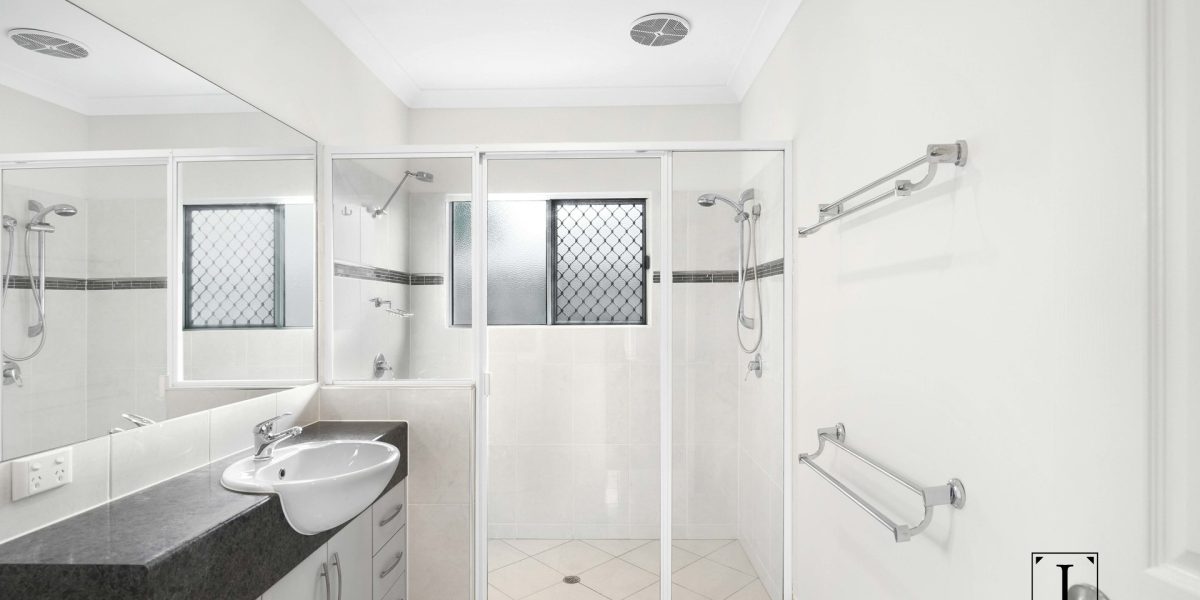33 Hideaway Close, Palm Cove, QLD 4879 AUS
