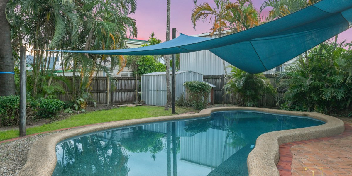 7 Collinson Street, Westcourt, QLD 4870 AUS