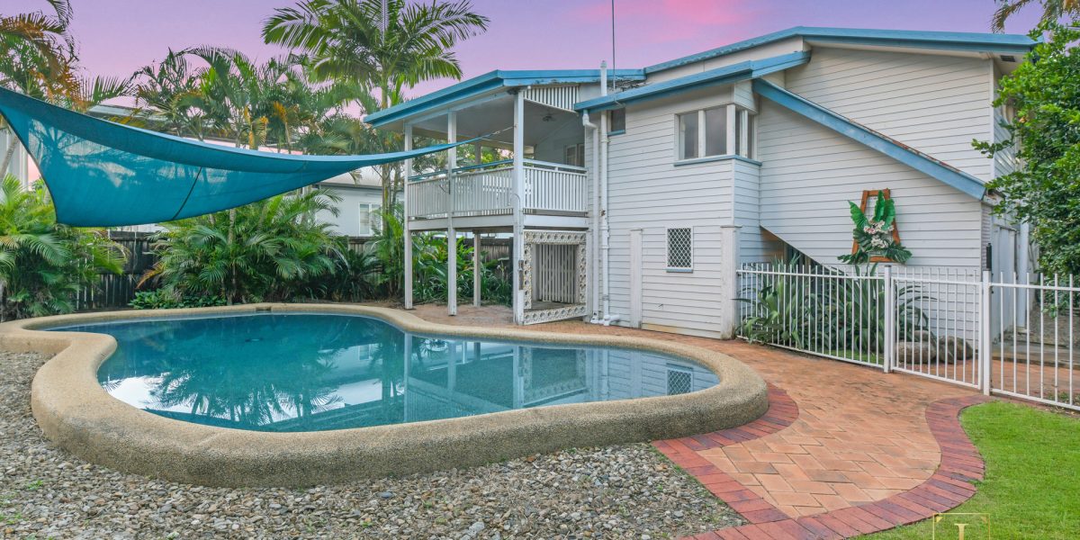 7 Collinson Street, Westcourt, QLD 4870 AUS