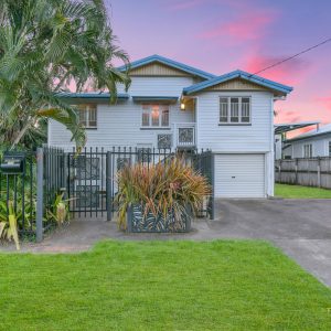 7 Collinson Street, Westcourt, QLD 4870 AUS