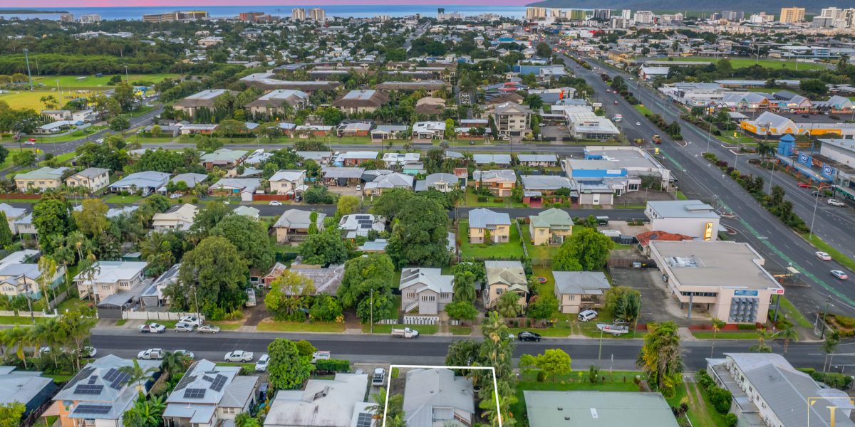 7 Collinson Street, Westcourt, QLD 4870 AUS