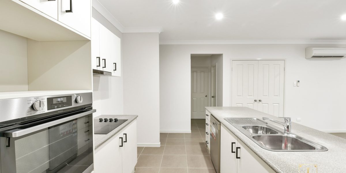 5 Moojeeba Way, Trinity Park, QLD 4879 AUS