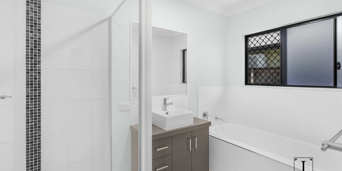 14 Botany Avenue, Redlynch, QLD 4870 AUS