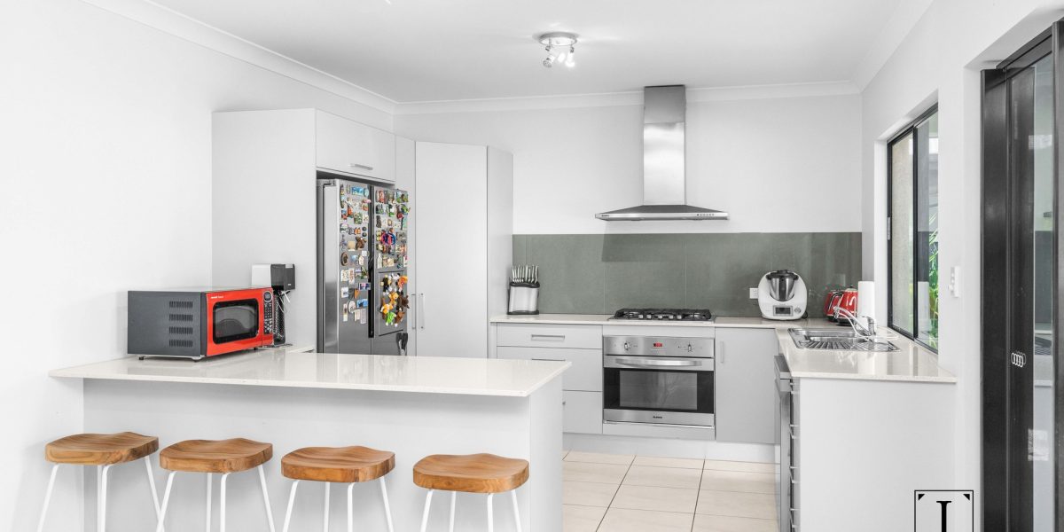 14 Botany Avenue, Redlynch, QLD 4870 AUS