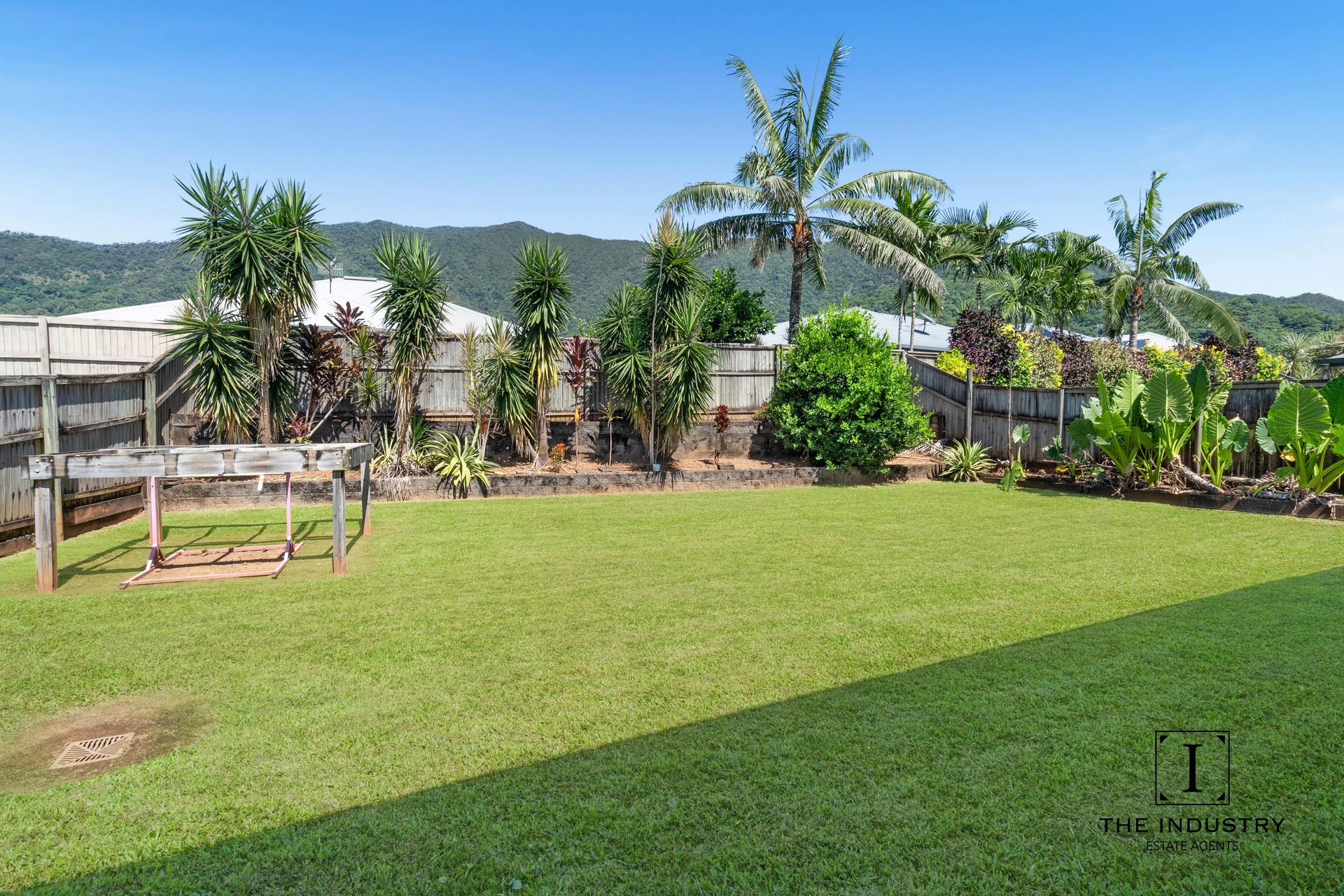 14 Botany Avenue, Redlynch, QLD 4870 AUS