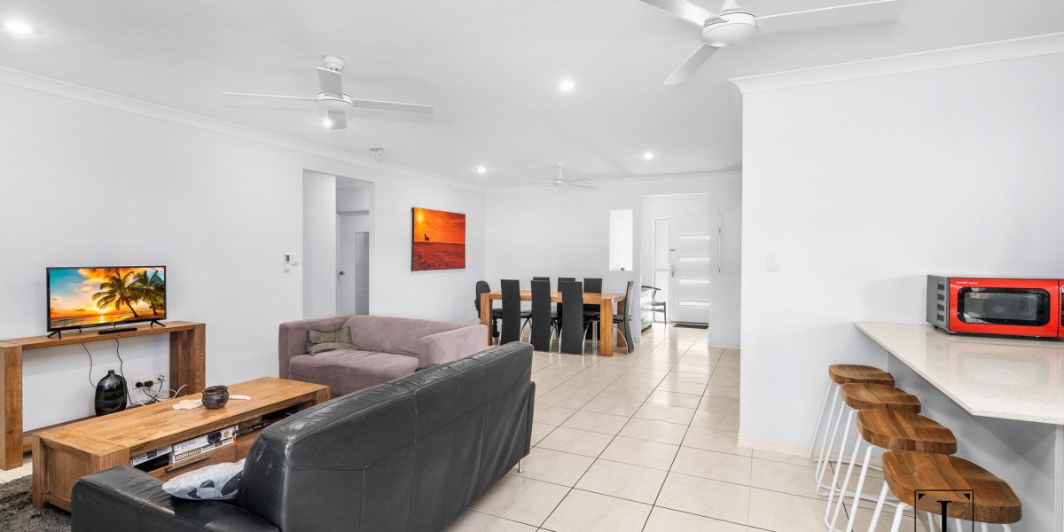 14 Botany Avenue, Redlynch, QLD 4870 AUS