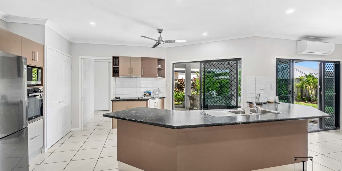 13 Bowline Place, Trinity Beach, QLD 4879 AUS