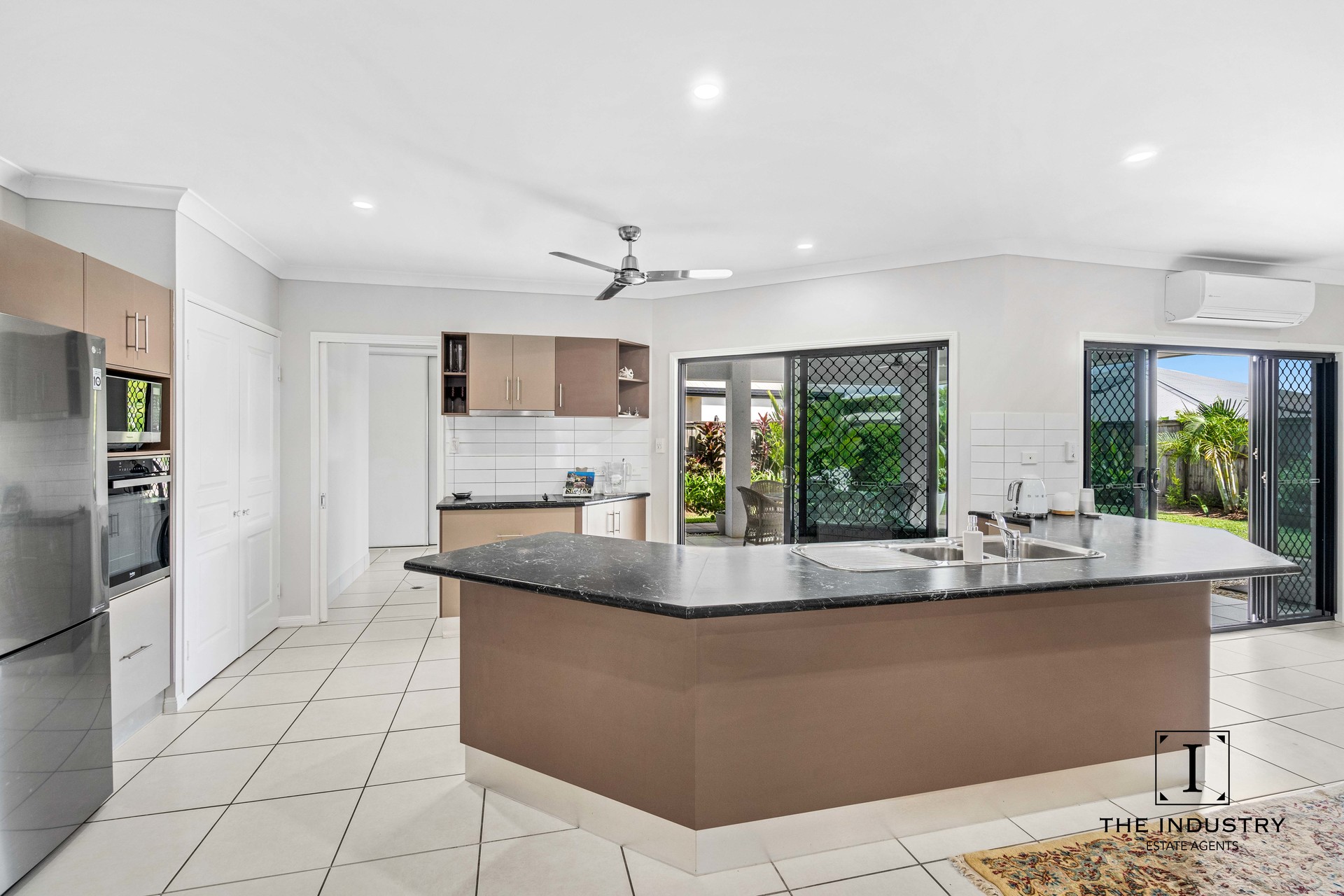 13 Bowline Place, Trinity Beach, QLD 4879 AUS