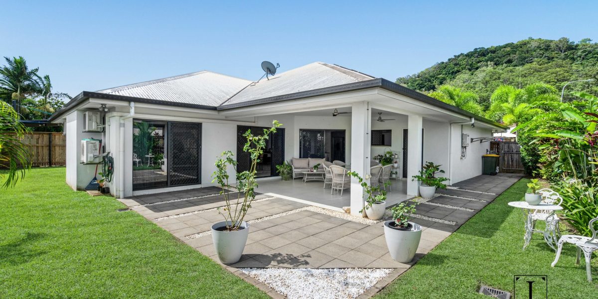 13 Bowline Place, Trinity Beach, QLD 4879 AUS