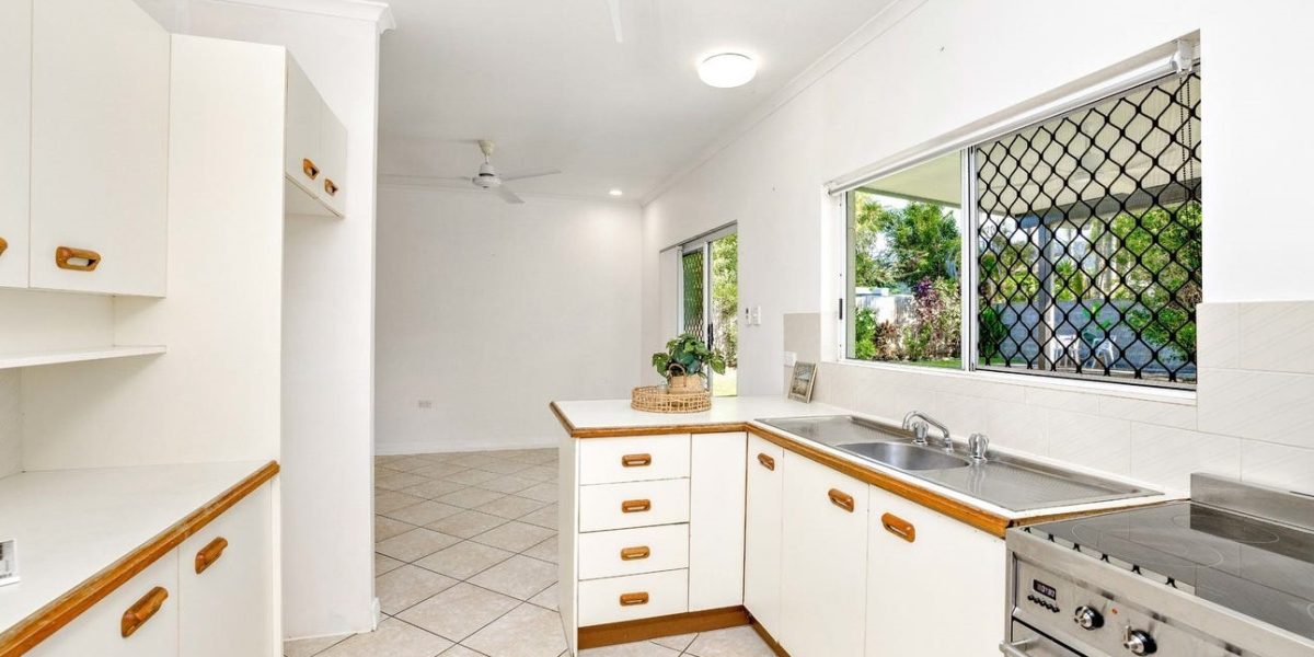 9 Coolum Close, Kewarra Beach, QLD 4879 AUS
