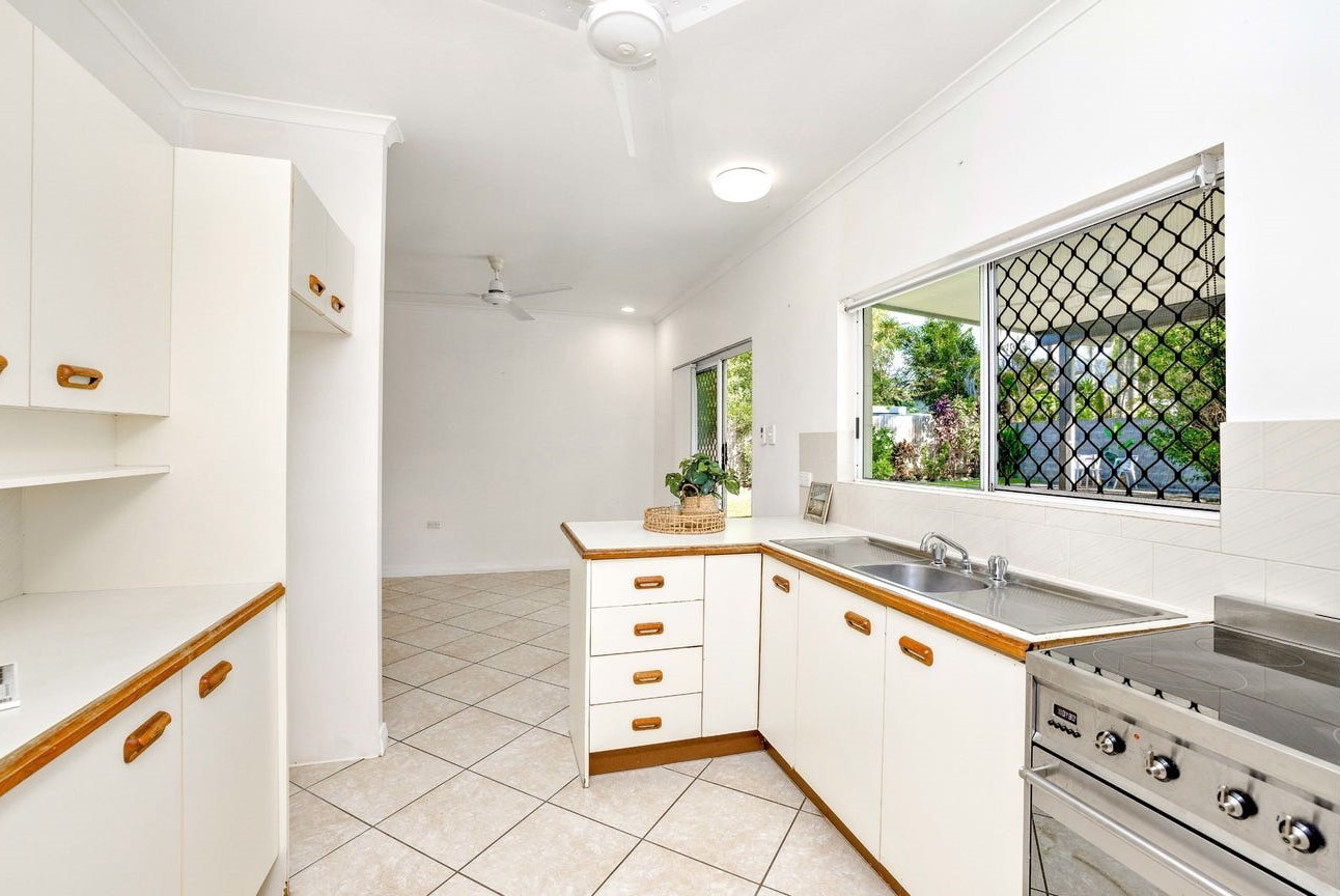 9 Coolum Close, Kewarra Beach, QLD 4879 AUS