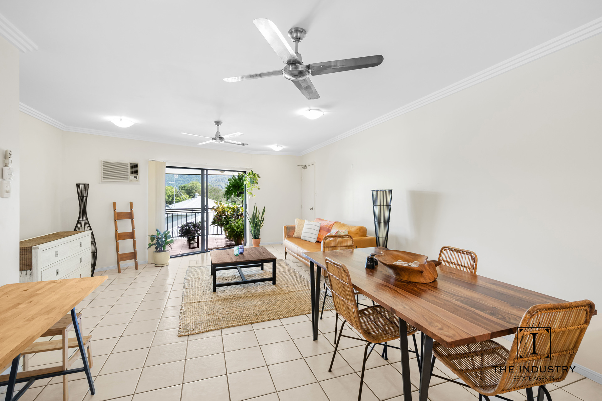 8/163-165 Martyn Street, Manunda, QLD 4870 AUS